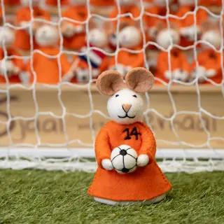 Decoratiemuis met Voetbal Vilt - Handgemaakte Fairtrade Decoratie - afbeelding 4