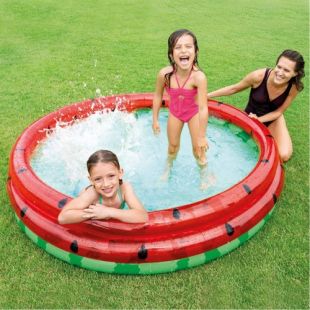 Opblaasbaar zwembad watermeloen Intex sfeerfoto