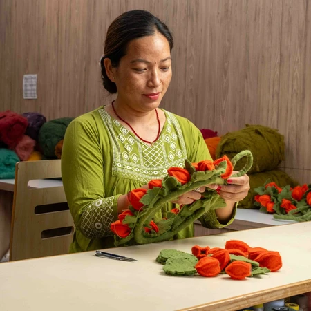 Sjaal met Verhaal Krans Vilt Physalis Lampion - afbeelding 4