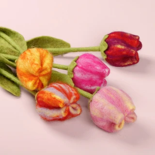 Tulp Vilt Romy licht roze/geel  - Handgemaakte Fairtrade Decoratie - afbeelding 3